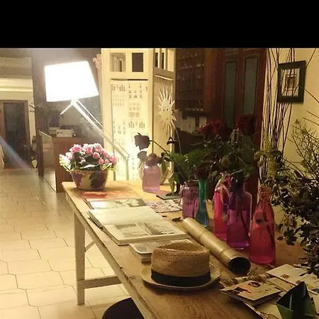 Hostal Pirineos Guest house 2*