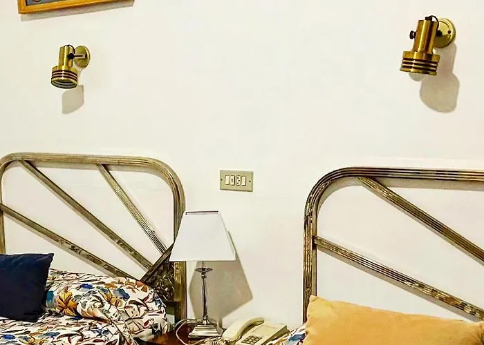 Pirineos ゲストハウス バルバストロ