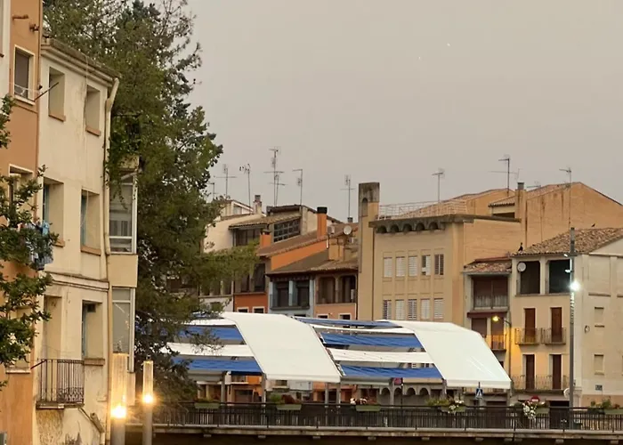 Pirineos ゲストハウス