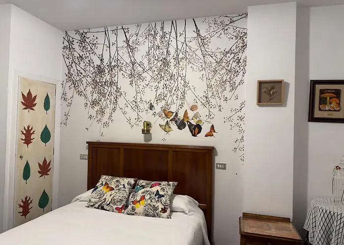 ゲストハウス Pirineos