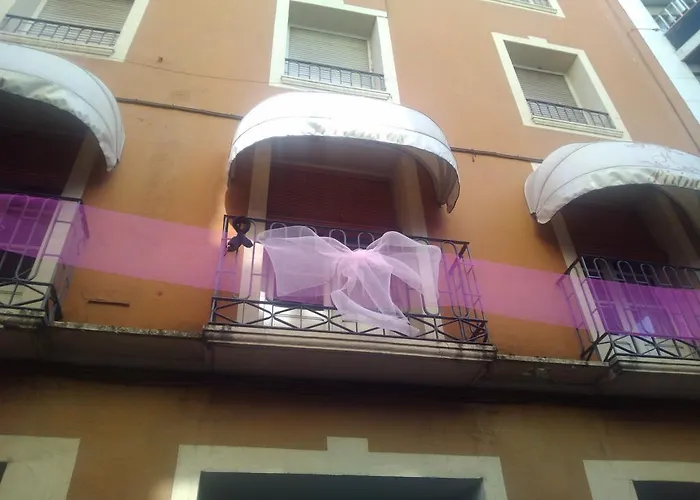 Pirineos Gæstehus Barbastro