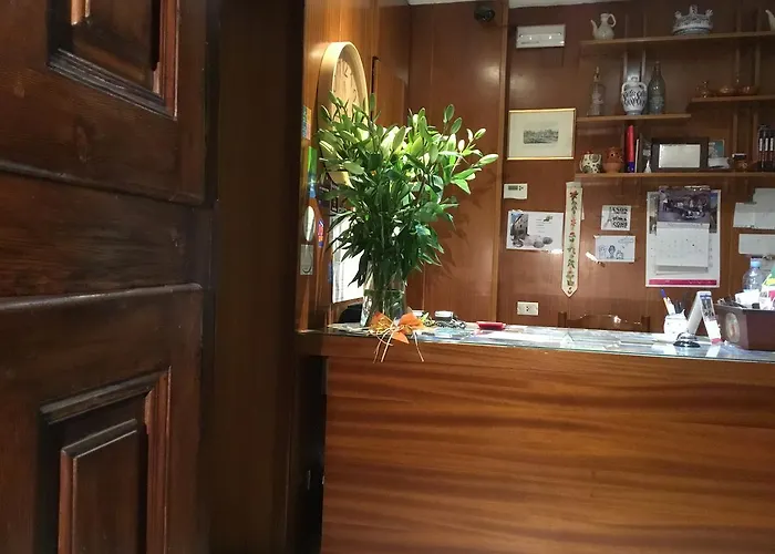 Pirineos ゲストハウス 3*