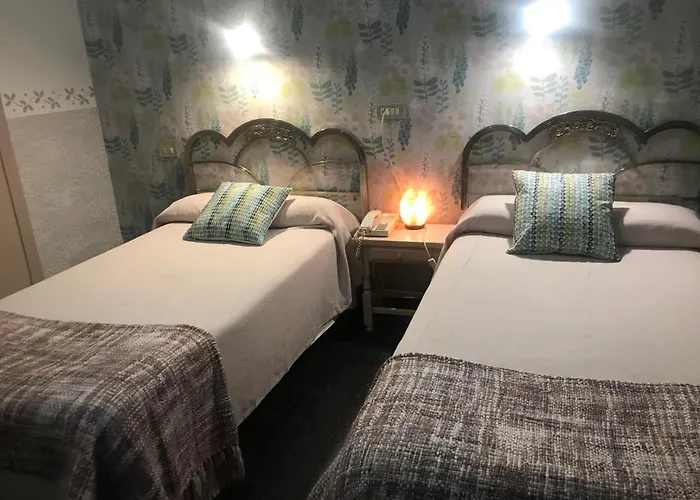 Pirineos ゲストハウス バルバストロ